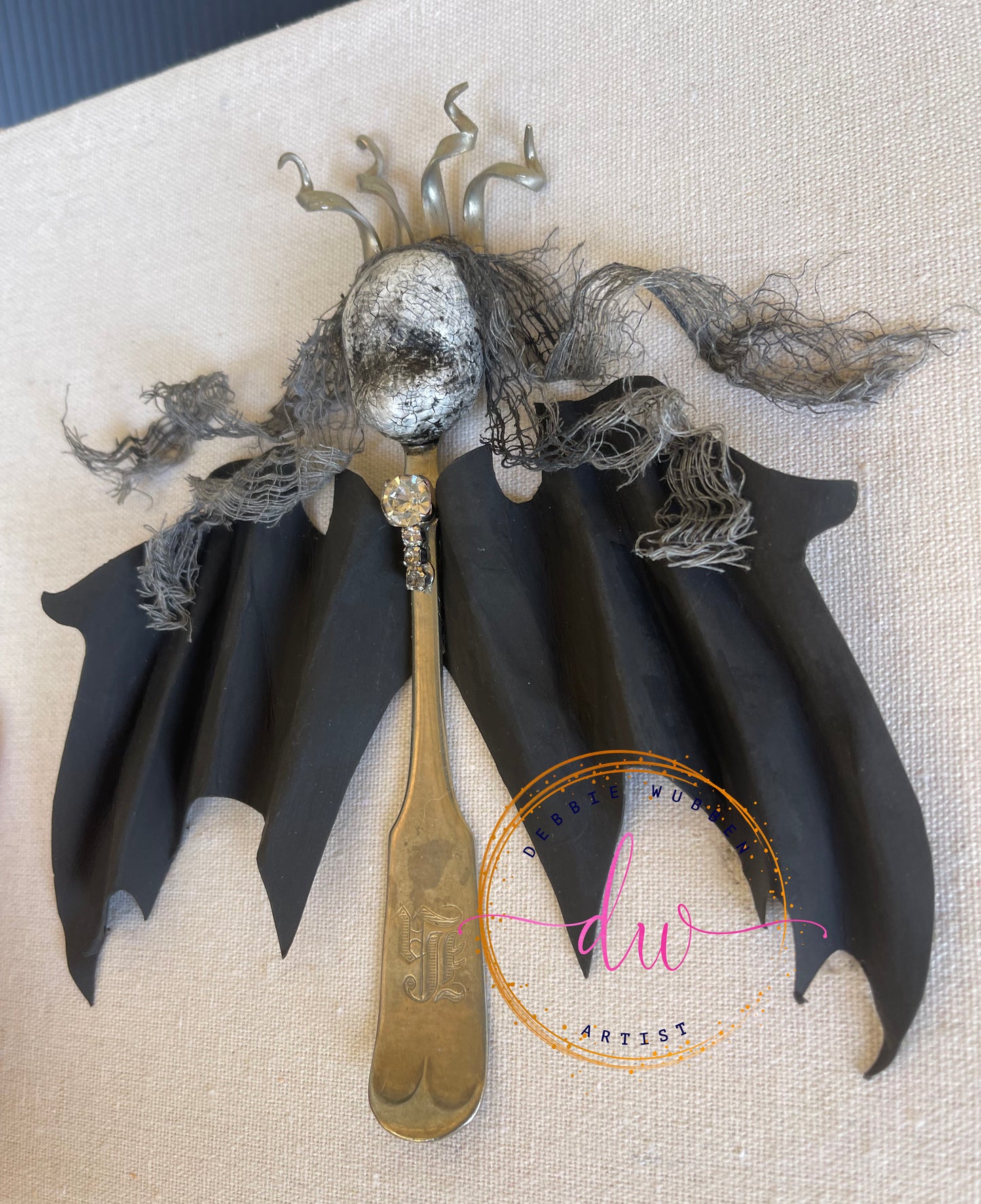 "Gothsurla" bat-creature 6 vintage silver